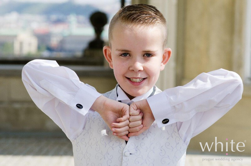 Proud little best man with his best man cuff-lings